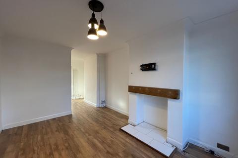 3 bedroom semi-detached house to rent, Dyas Road, Birmingham B44