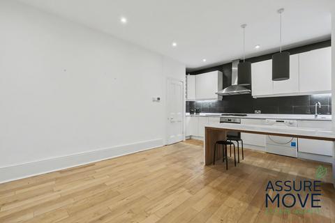 2 bedroom flat to rent, North Road, London, N6