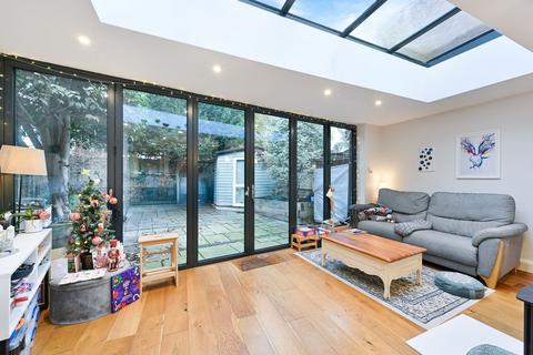 2 bedroom terraced house for sale, Southbank, Thames Ditton KT7