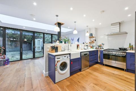 2 bedroom terraced house for sale, Southbank, Thames Ditton KT7