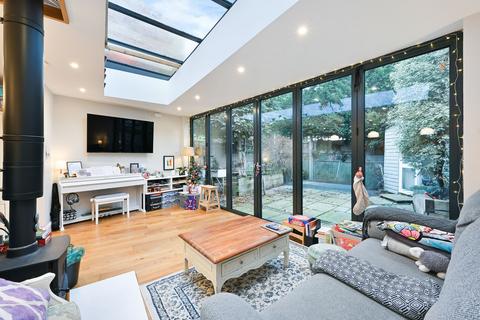 2 bedroom terraced house for sale, Southbank, Thames Ditton KT7