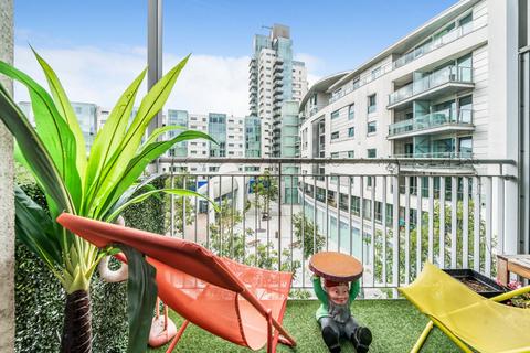 1 bedroom flat for sale, Empire Square, Borough, London, SE1