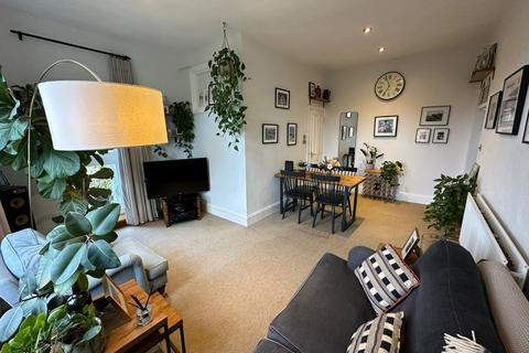 2 bedroom flat for sale, Oakdale Road, Streatham, London, SW16