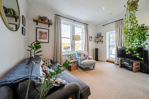 2 bedroom flat for sale, Oakdale Road, Streatham, London, SW16