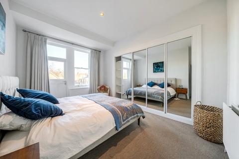 2 bedroom flat for sale, Oakdale Road, Streatham, London, SW16