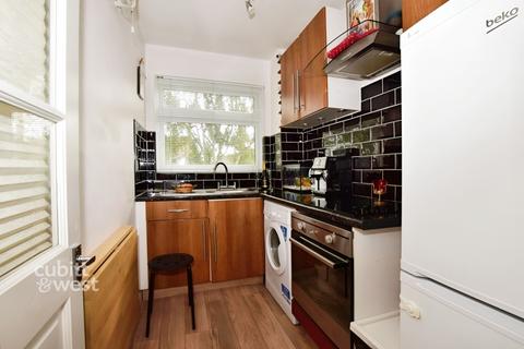 1 bedroom apartment to rent, Sutton Grove Sutton SM1