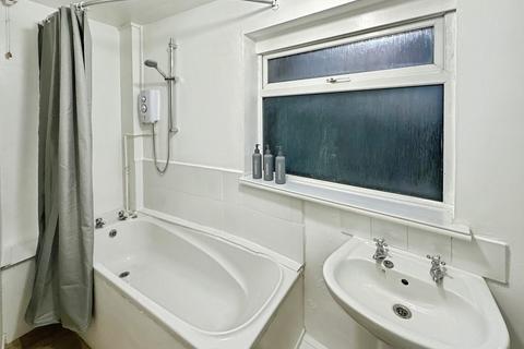 2 bedroom apartment to rent, Northdown Road, Kent CT9