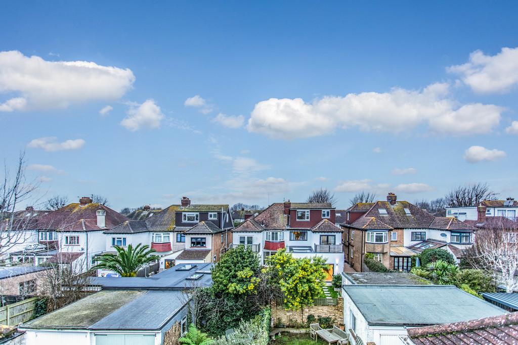 70 Braemore Road16