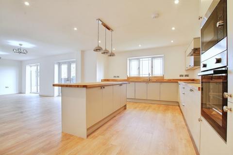 5 bedroom detached house for sale, Benwick Road, Doddington