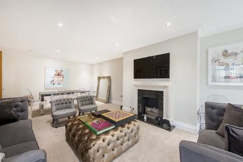 3 bedroom flat for sale, Mountview Close, Hampstead NW11