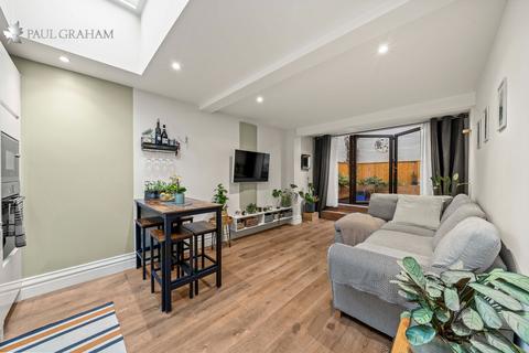 1 bedroom ground floor flat for sale, Woodcote Road, Wallington