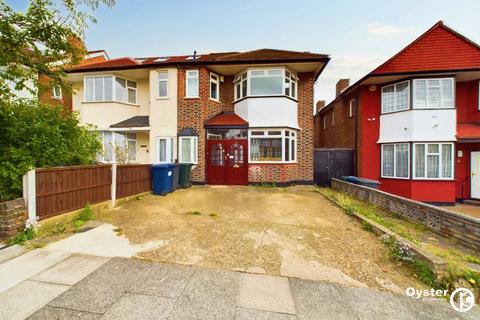 3 bedroom semi-detached house to rent, Summit Way, London, N14