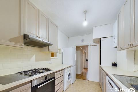 3 bedroom semi-detached house to rent, Summit Way, London, N14