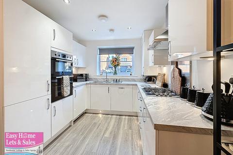 3 bedroom terraced house for sale, Burnham Close, Clayton-Le-Woods