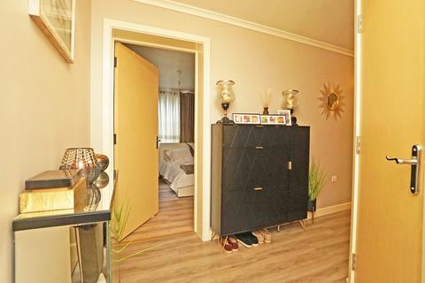2 bedroom apartment to rent, Oysell Gardens, Fareham PO16