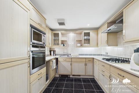 2 bedroom apartment for sale, Lock Approach, Portsmouth PO6