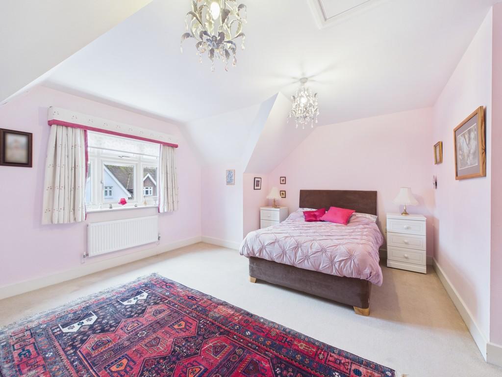 Top Floor Bedroom2