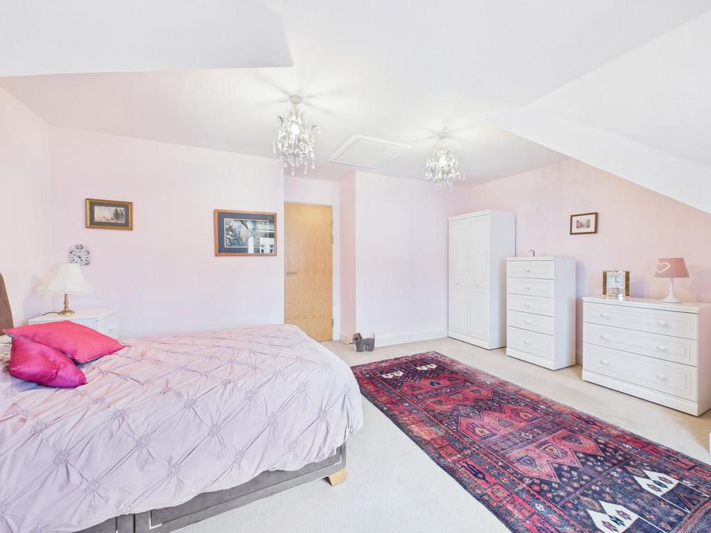 Top Floor Bedroom3