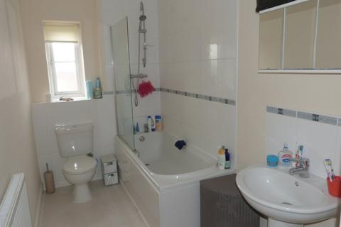 2 bedroom apartment to rent, Whinfield Gardens, Ombersley Road