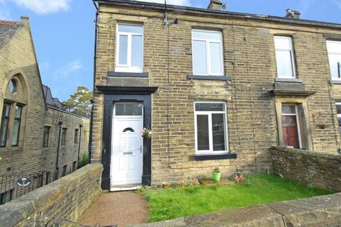 2 bedroom end of terrace house to rent, Main Street, Bradford BD15