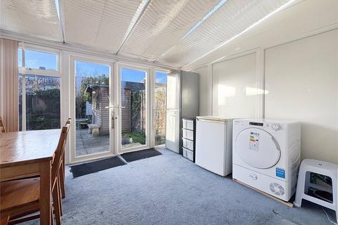3 bedroom end of terrace house to rent, Vincent Road, Essex RM9
