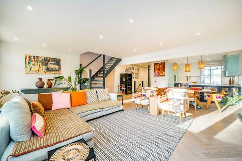 3 bedroom flat for sale, St. Johns Wood Road, London NW8