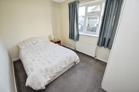 undefined, Ling Park Avenue, Bradford BD15