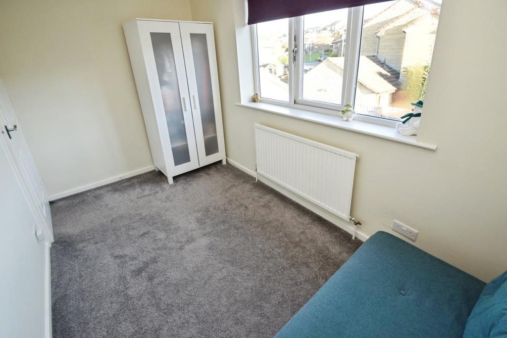 E722aa15-Bedroom 201