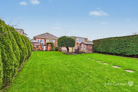 undefined, Field Lane, Burton-on-Trent