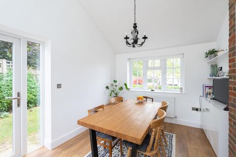 undefined, Links View Avenue, Brockham