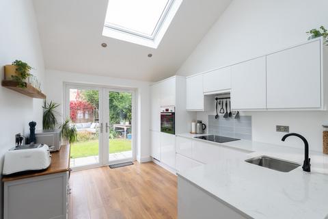 3 bedroom detached bungalow for sale, Links View Avenue, Brockham
