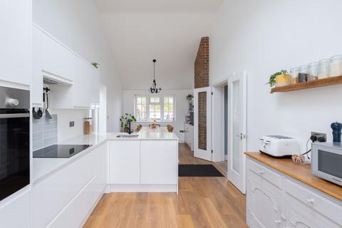 undefined, Links View Avenue, Brockham