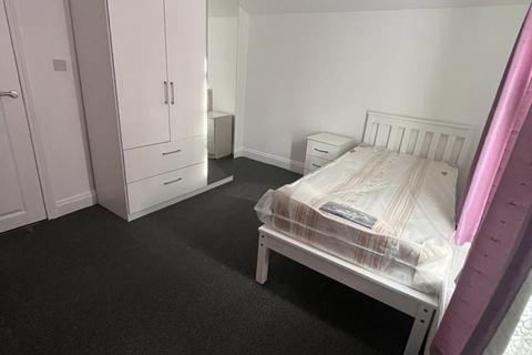 2 bedroom apartment to rent, Wightman Road, London N8