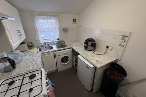 2 bedroom apartment to rent, Wightman Road, London N8
