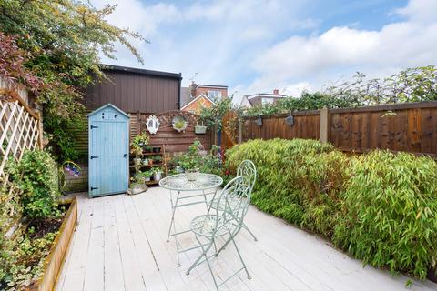 2 bedroom end of terrace house for sale, Meadowbrook Road, Dorking