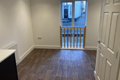 1 bedroom apartment to rent, Heathfield Avenue, Crewe