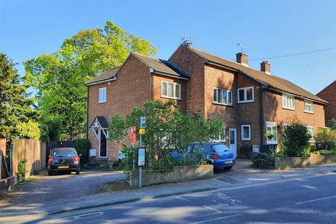 undefined, Centre Drive, Epping