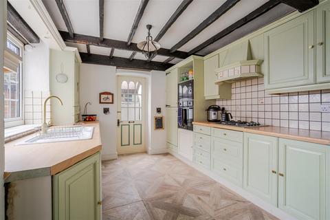 4 bedroom semi-detached house to rent, Montagu Road, Datchet