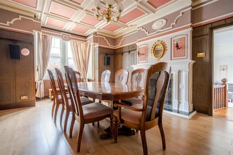 4 bedroom semi-detached house to rent, Montagu Road, Datchet