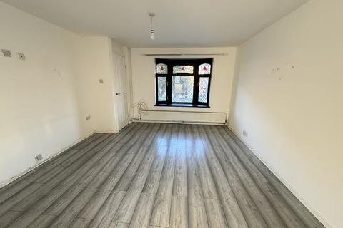 3 bedroom detached house to rent, Verwood Close, Wolverhampton WV13