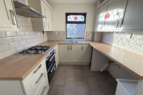 3 bedroom detached house to rent, Verwood Close, Wolverhampton WV13