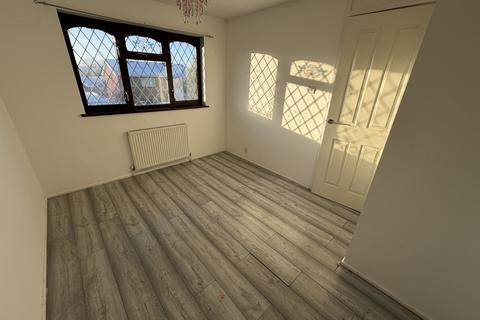 3 bedroom detached house to rent, Verwood Close, Wolverhampton WV13
