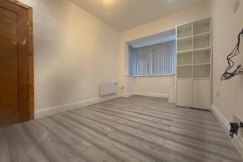 3 bedroom terraced house to rent, Waddens Brook Lane, Wednesfield