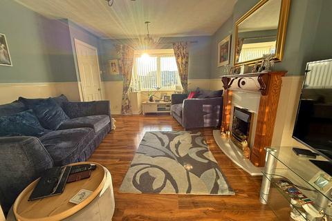 3 bedroom semi-detached house for sale, Green Howards Drive, Scarborough YO12