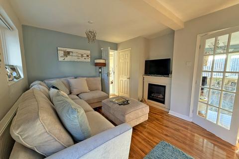 3 bedroom semi-detached house for sale, Green Howards Drive, Scarborough YO12