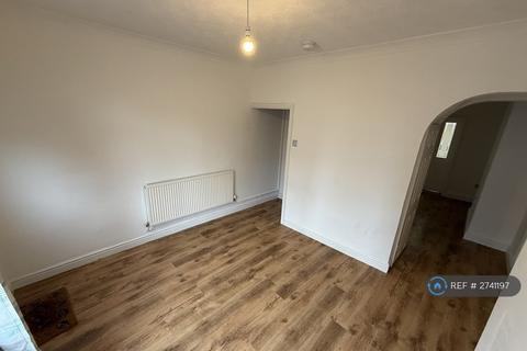 2 bedroom terraced house to rent, Weaver Street, Winsford, CW7