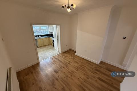 2 bedroom terraced house to rent, Weaver Street, Winsford, CW7
