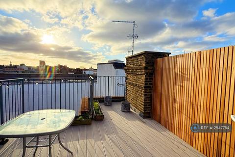 2 bedroom penthouse to rent, Canterbury Crescent, London, SW9