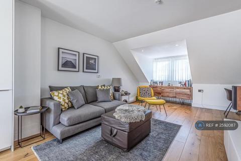 2 bedroom maisonette to rent, Aston Road, London, SW20