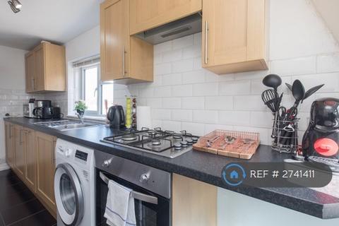 2 bedroom flat to rent, Clapham Road, London, SW9